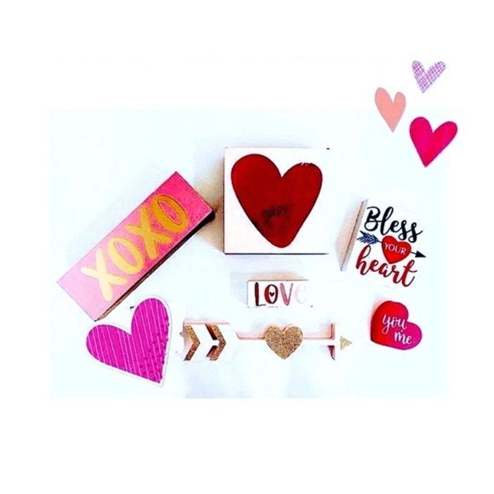 Target‎ Valentine Home Decor & Tier signs